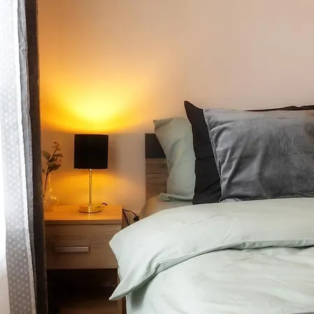 Aspen Nest With Pool And Near Bansko And Апартамент *